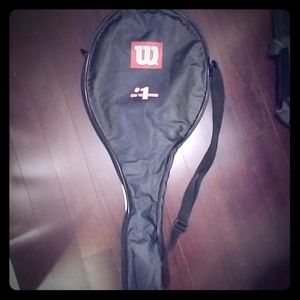 Single tennis racket carrier